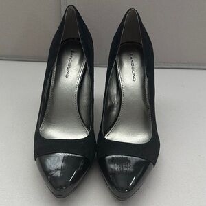 Bandolino Black Pointed Cap-Toe Pumps in Size 9